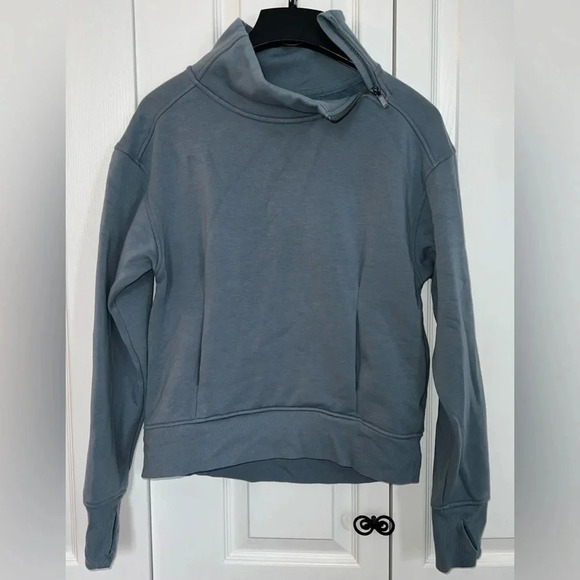 All in Motion  Women's Size S Asymmetrical Zip Pullover Sweatshirt blue. - Picture 4 of 8